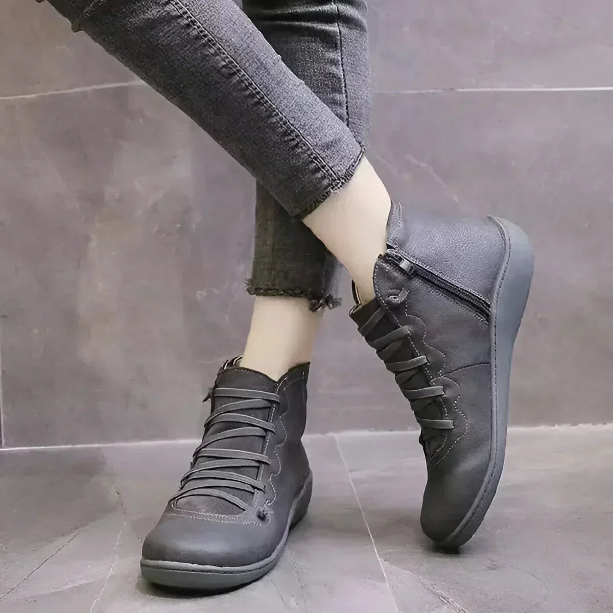 AVA | SLEEK MINIMAL STYLE BOOTS