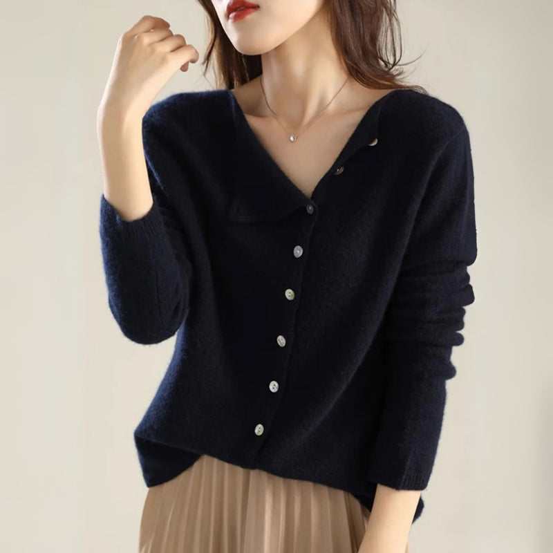 SIA | CLASSIC CREW NECK CARDIGAN
